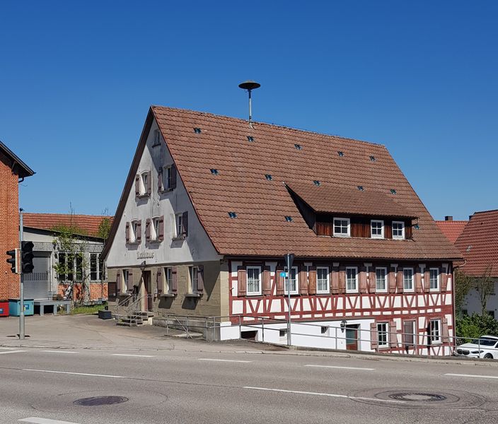 Charmantes denkmalgeschütztes ehemaliges Rat- und Schulhaus mit angrenzendem Scheunengrundstück